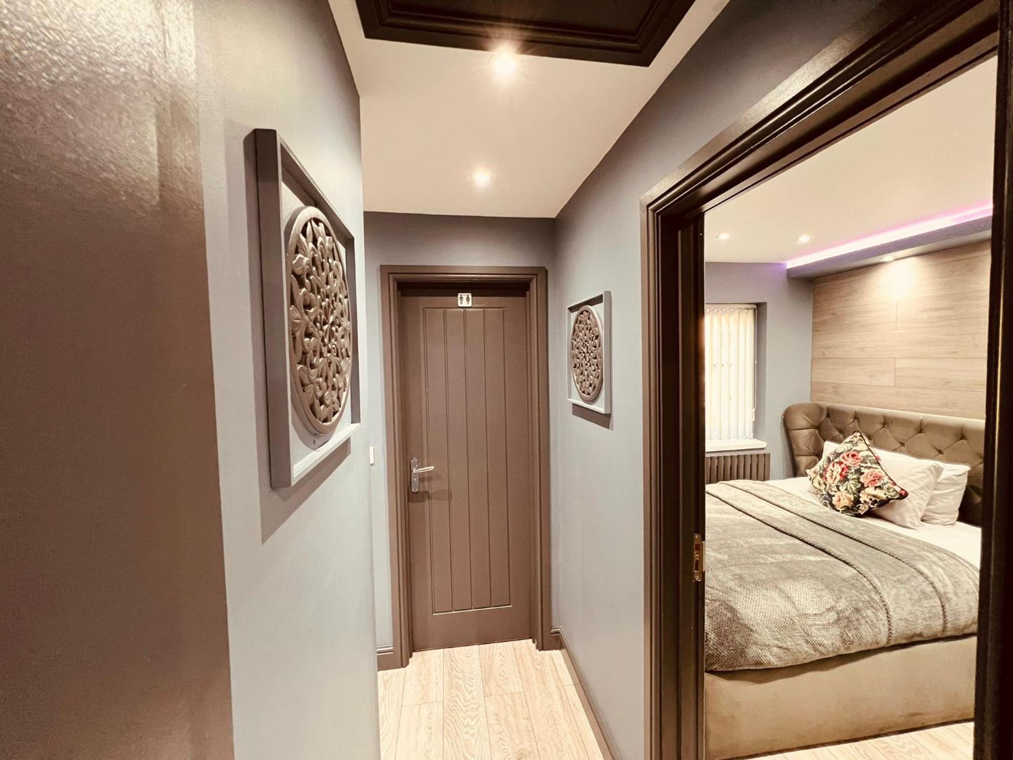 Modern Suites -5 Bedroom House- With Free Parking Birmingham City المظهر الخارجي الصورة