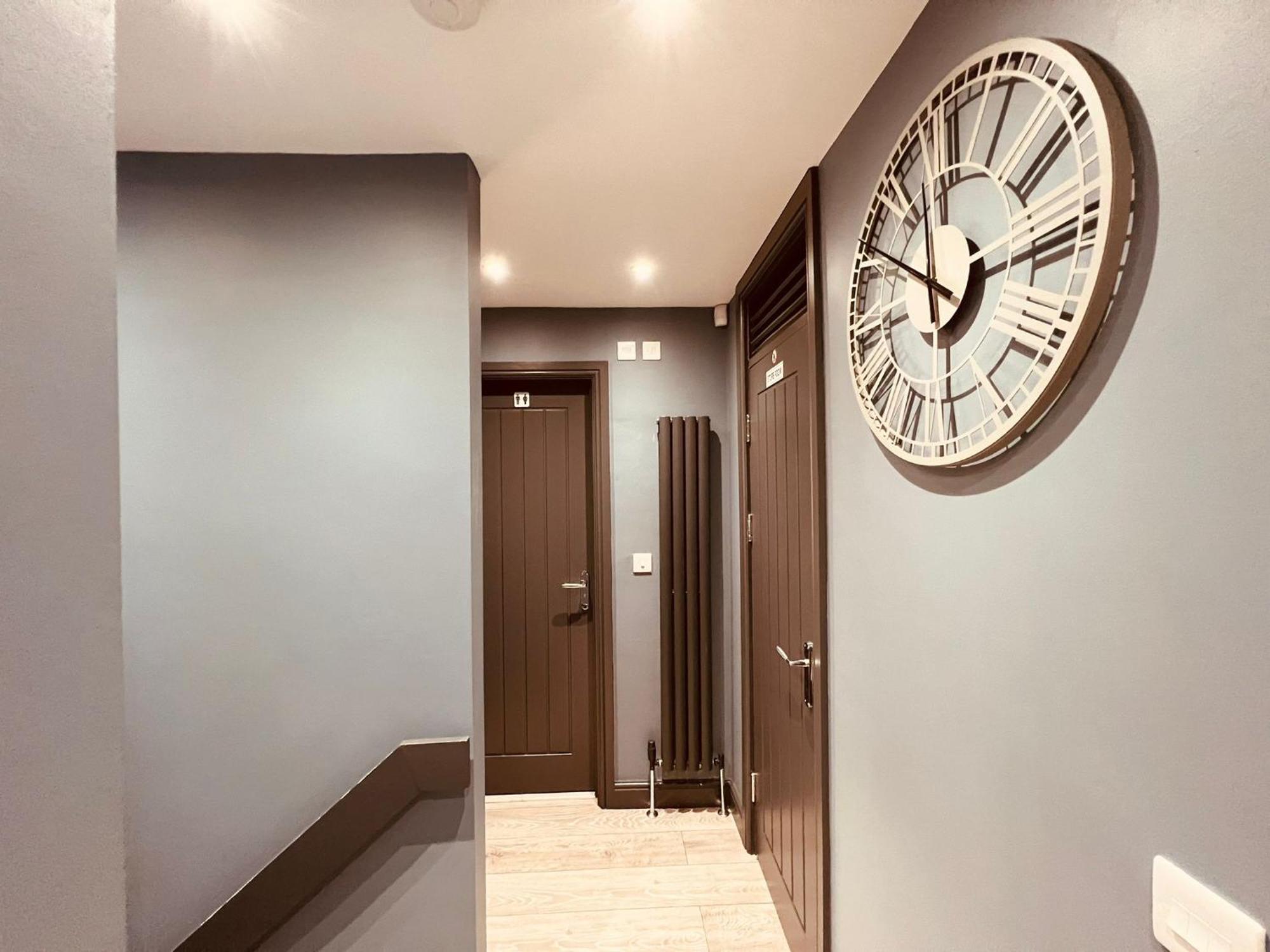 Modern Suites -5 Bedroom House- With Free Parking Birmingham City المظهر الخارجي الصورة