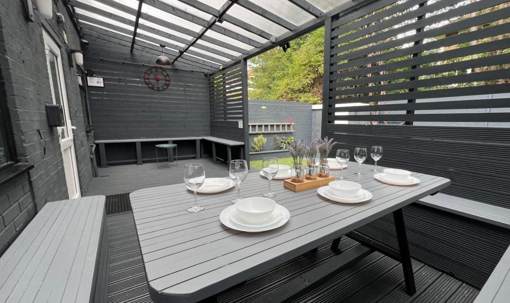 Modern Suites -5 Bedroom House- With Free Parking Birmingham City المظهر الخارجي الصورة