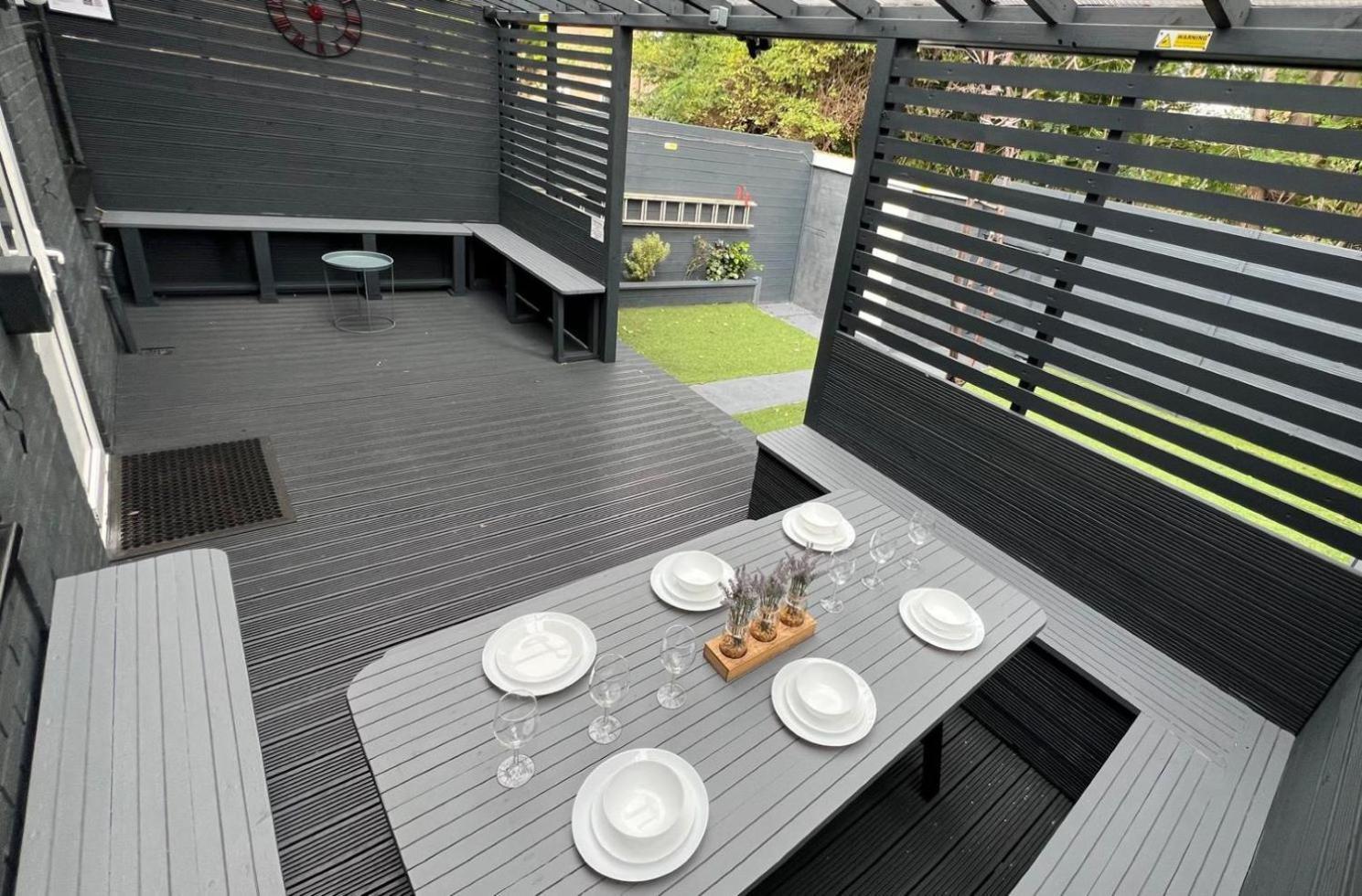 Modern Suites -5 Bedroom House- With Free Parking Birmingham City المظهر الخارجي الصورة