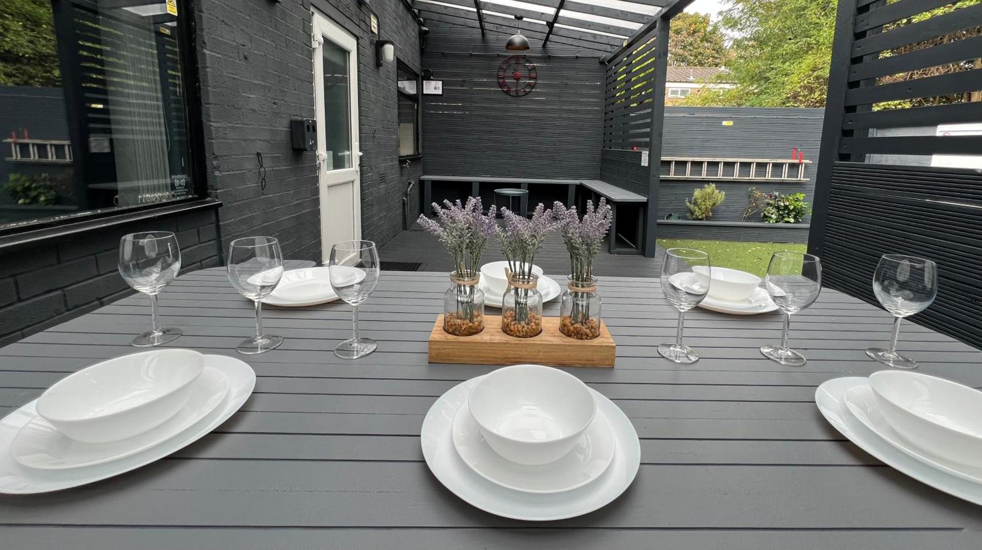 Modern Suites -5 Bedroom House- With Free Parking Birmingham City المظهر الخارجي الصورة